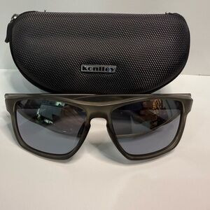 Konlley Smoke Gray Sunglasses with Case
